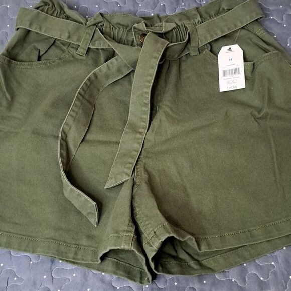 Time and Tru green belted shorts size 14 NWT - Picture 1 of 6
